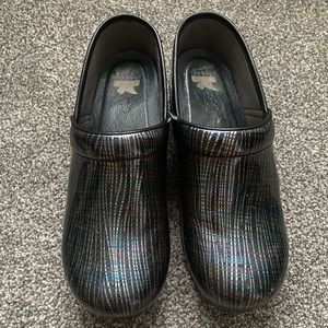 Dansko XP 2.0 Size 41 (US 9.5) Clogs. Multicolor.